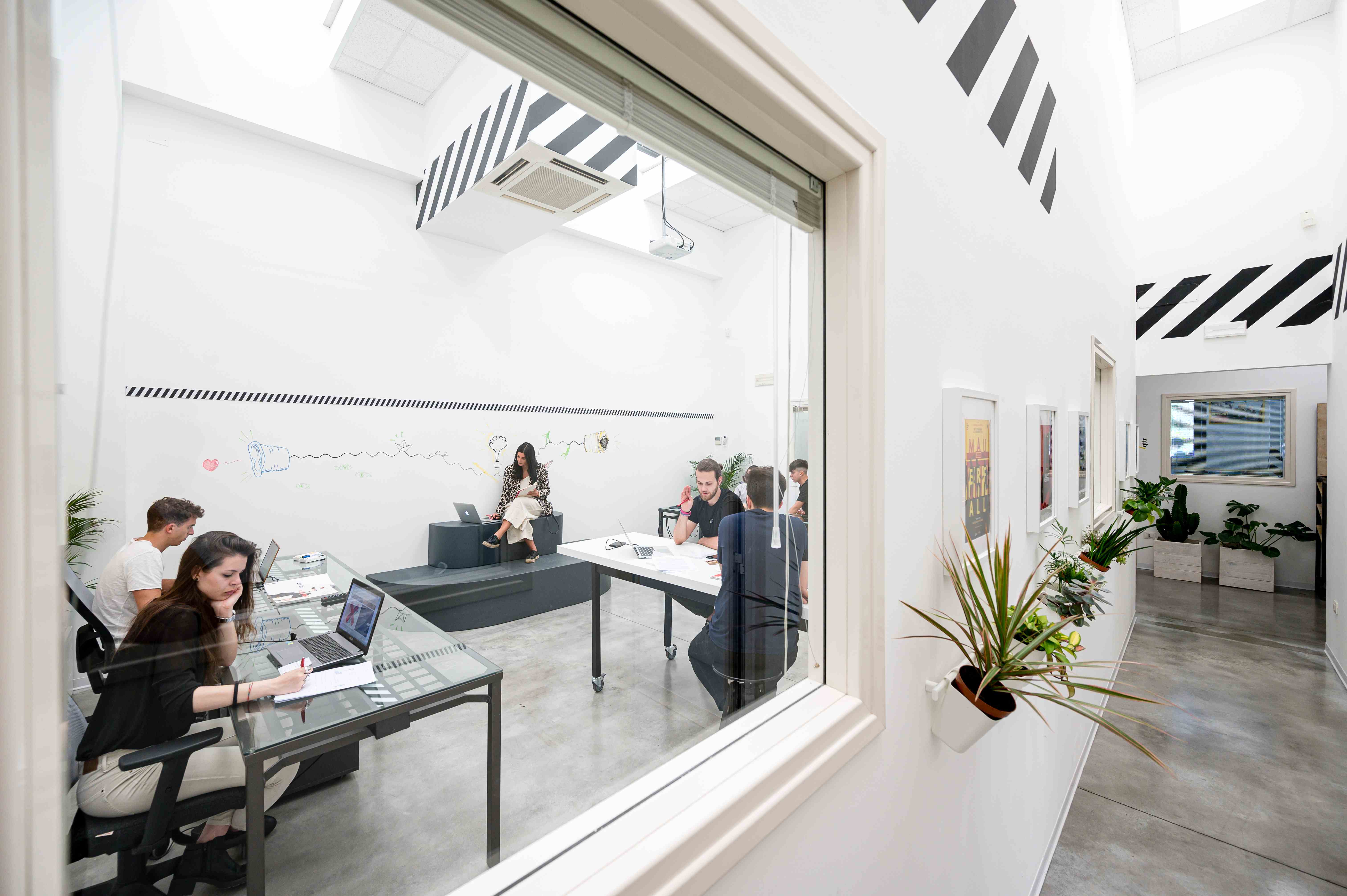 Un-lab coworking img